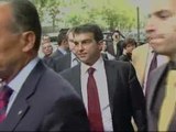 Los aficionados increpan a Laporta en el hotel de concentración