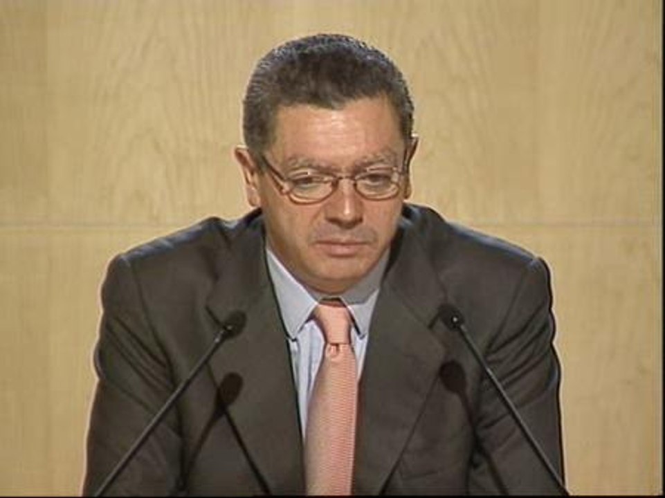 Gallardón asegura que su cargo es compatible con cualquier labor en el partido