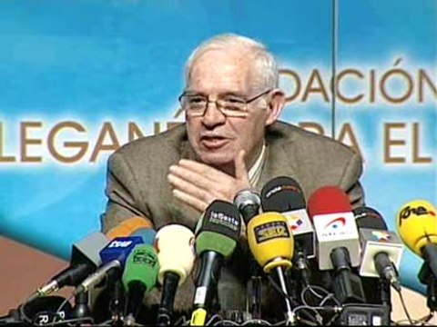Luis Aragonés convencido de que el Madrid ganará la Liga con rotundidad