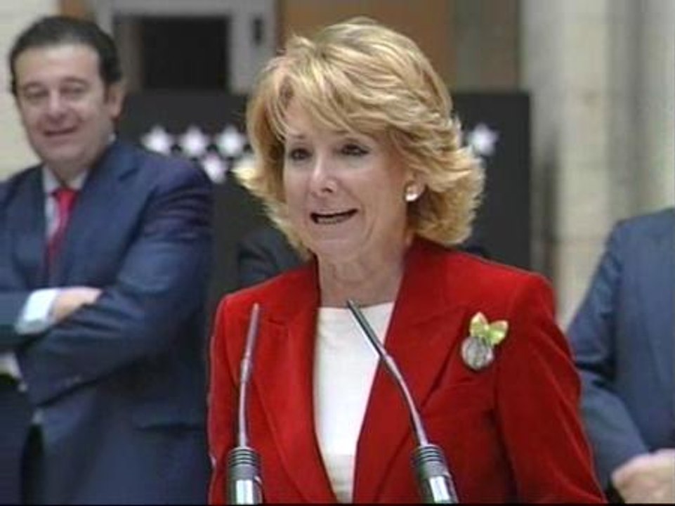 Esperanza Aguirre pide a Rajoy que "aclare" si quiere que se vaya del partido