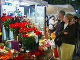 Los barceloneses celebran Sant Jordi con 5.000 rosas