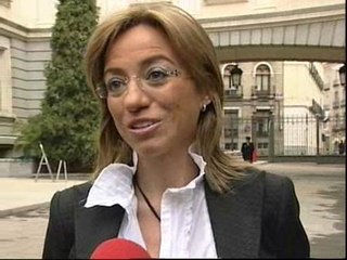 Chacón: "Es una gran honor para mí ser la primera mujer ministra de Defensa de un gobierno de España"