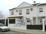 Los vecinos de una urbanización de Tomares denuncian una casa de citas ilegal