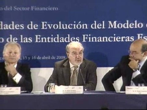 Solbes asegura que el superávit da margen para medidas discrecionales