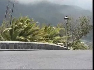 El Hierro y La Palma cierran sus aeropuertos por el temporal de viento