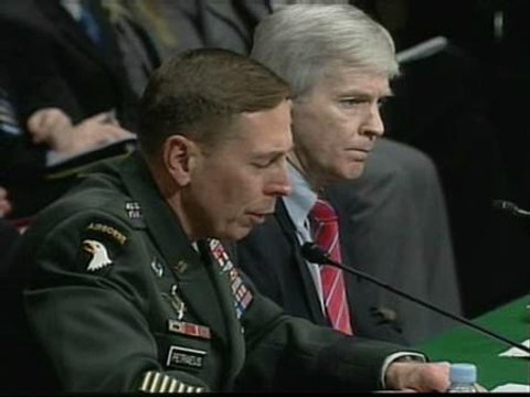 El jefe militar de EEUU en Irak recomienda una pausa en la retirada de tropas del país