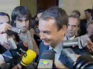 Zapatero afronta con ánimo la segunda votación
