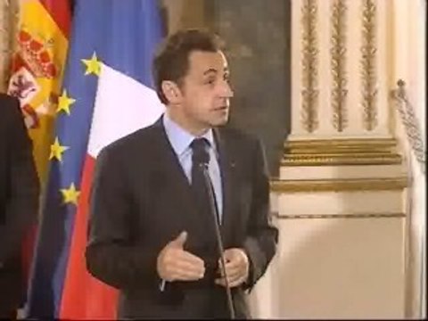 Sarkozy califica a ETA de mafia y a sus miembros de asesinos