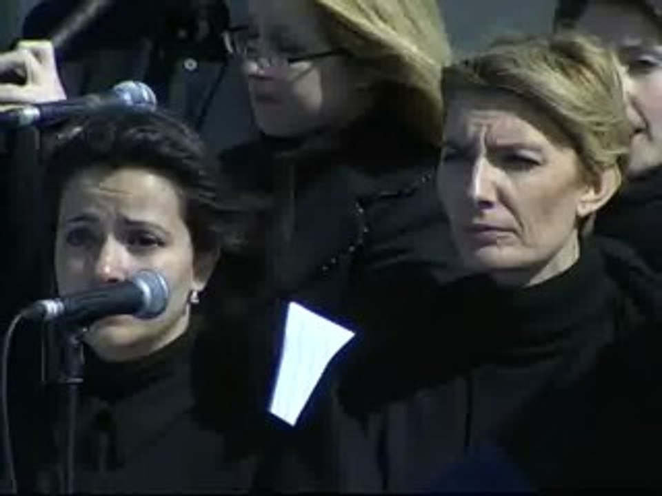 Emotivo homenaje a las víctimas del 11-M junto a la estación de Atocha