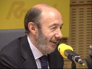 Rubalcaba cree que la consulta del 'lehendakari' no saldrá adelante porque es ilegal