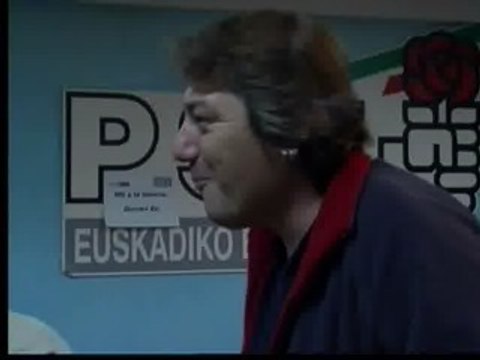 Imágenes de Isaías Carrasco durante su labor como concejal en 2004