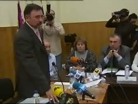 El alcalde socialista de Santa Comba pierde una moción de censura apoyada por el PP