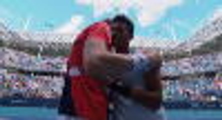 Isner bt Auger-Aliassime (7-6 7-6)