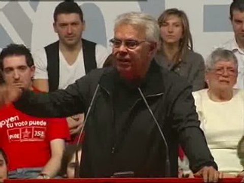 Felipe aguantó sin llorar cuando fue abucheado en la universidad