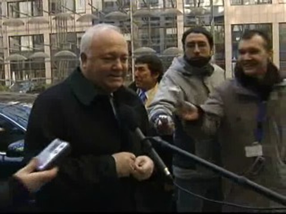 "El Gobierno español no va a reconocer el acto unilateral proclamado por la asamblea kosovar"