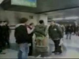 Un hombre amenaza a viajeros de la línea 10 del Metro de Madrid con una pistola falsa
