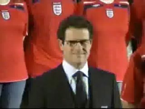 La selección inglesa de fútbol presenta su nueva camiseta