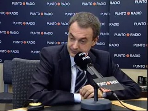 Zapatero califica de superfluo el 'contrato' de Rajoy