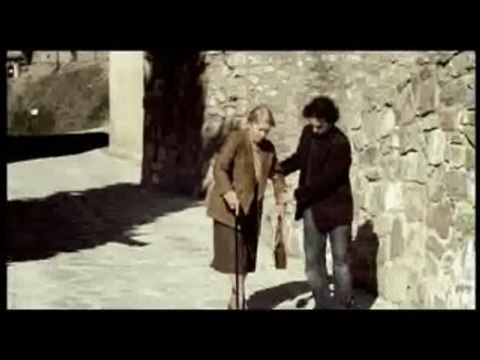 Campaña del PSOE: Hay que votar, incluso al PP...