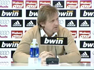 Schuster ya cuenta con Robben y Metzelder