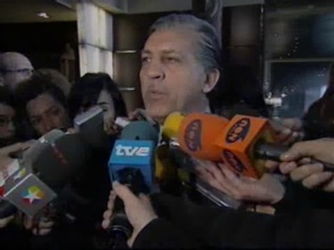 El PSOE dice que Aznar está detrás de las decisiones de Rajoy