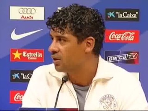 Rijkaard defiende a Ronaldinho