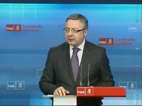 El PSOE afirma que el PP ha terminado la purga de los moderados de su partido