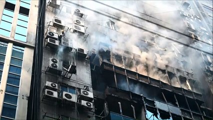 Al menos 25 muertos por incendio en Bangladés