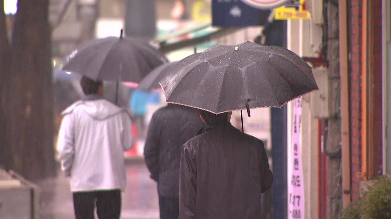 [날씨] 주말 요란한 봄비...낮에도 바람 불며 쌀쌀 / YTN