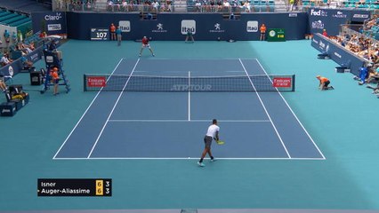 Miami - Tenant du titre, Isner met fin au rêve d'Auger-Aliassime