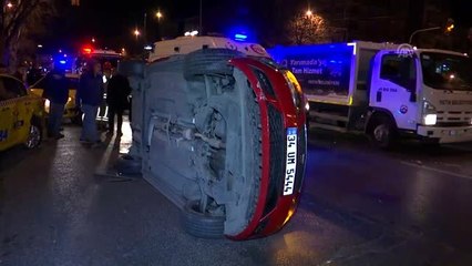 Fatih'te Trafik Kazası: 3 Yaralı