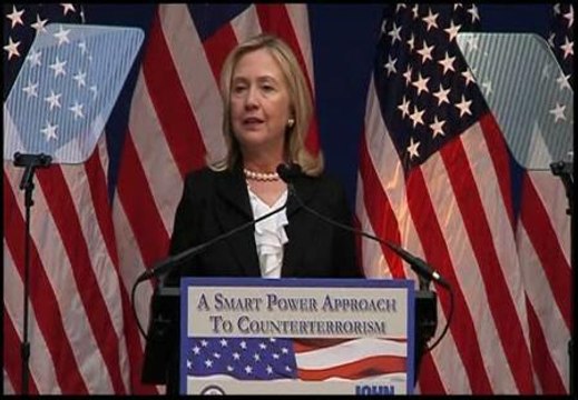 Hillary Clinton sitúa a Al Qaeda detrás de la amenaza en el décimo aniversario del 11S