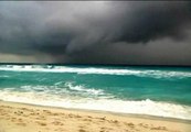 El huracán Rina pierde fuerza y pasa a categoría uno en México