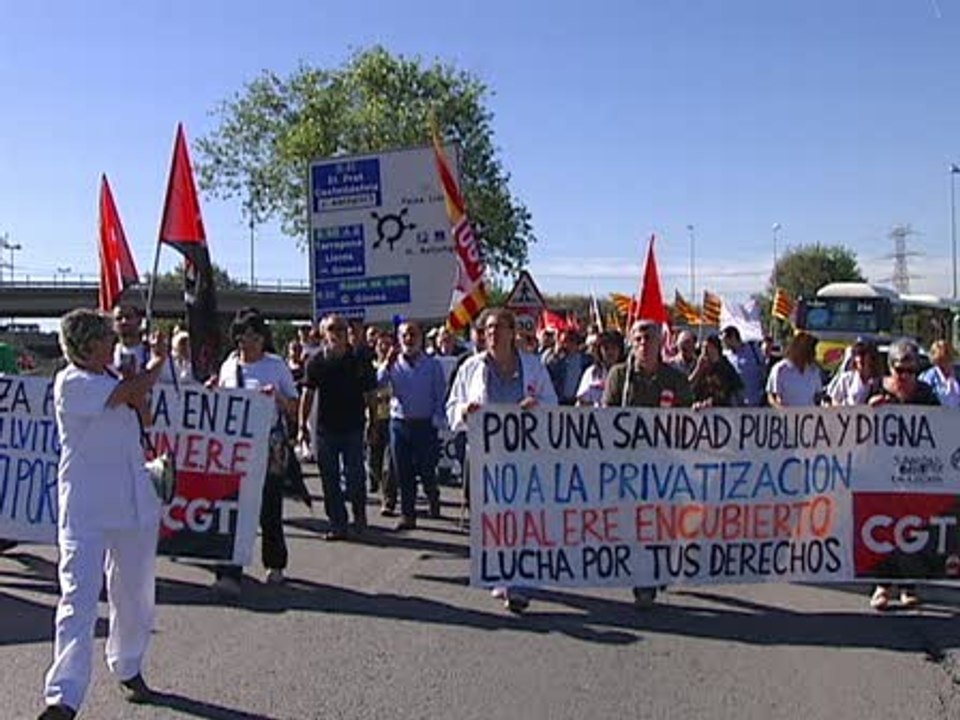 Se manifiestan en Barcelona contra recortes
