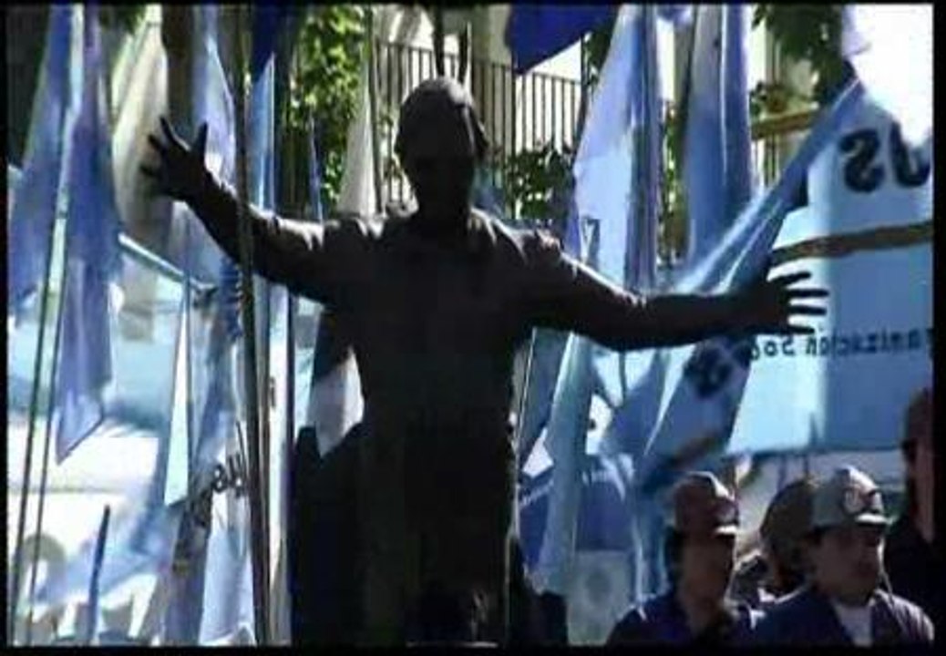 Los argentinos homenajean a Néstor Kirchner