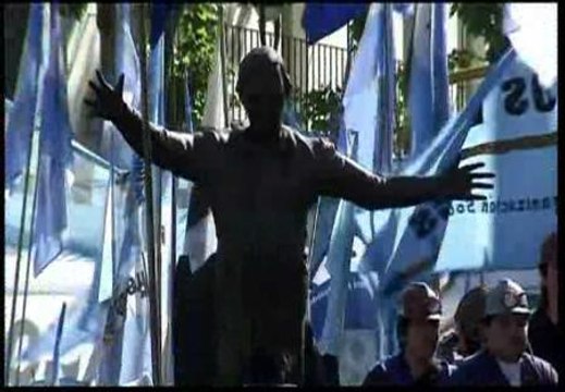 Los argentinos homenajean a Néstor Kirchner