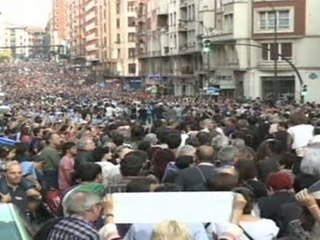 Manifestación por Acuerdo Guernika recorre Bilbao