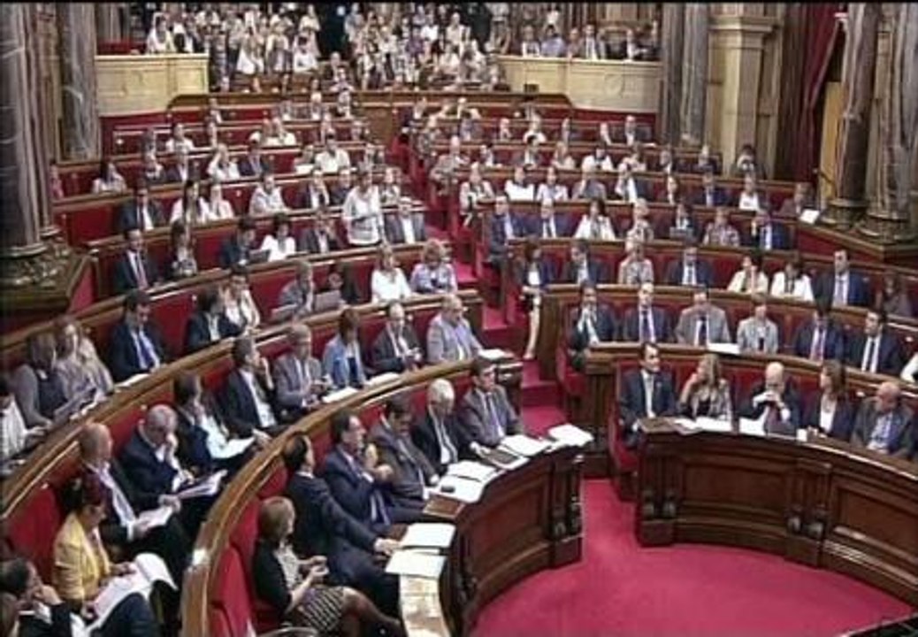Los diputados catalanes se quedan sin una paga en 2012
