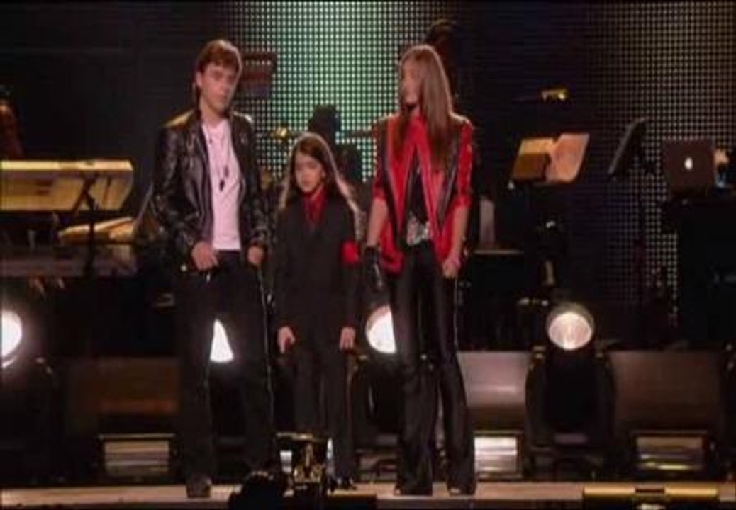 Los tres hijos de Jackson rinden homenaje a su padre en un concierto en Reino Unido