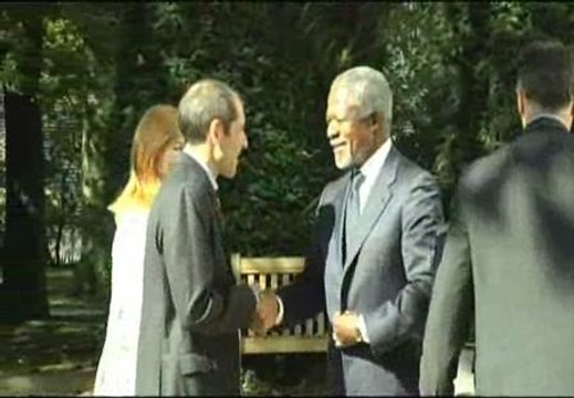 Kofi Annan llega a la Conferencia de Paz en San Sebastián
