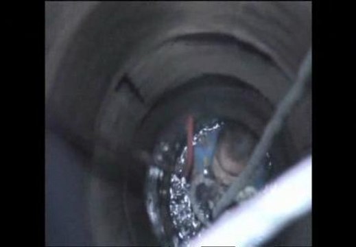 Espectacular rescate de un niño chino del interior de un pozo