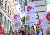 Delegados sindicales se concentran ante el Banco de España en apoyo a la plantilla de la CAM