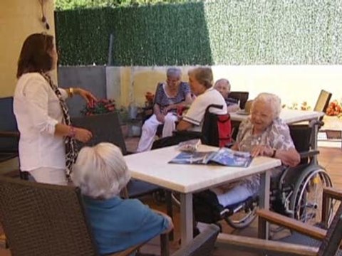 Los familiares de ancianos catalanes lamentan los recortes