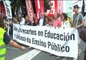 Marcha pacífica de profesores en las calles de Santiago de Compostela