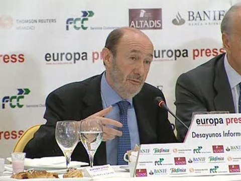 Rubalcaba: El fin de ETA hay que celebrarlo juntos