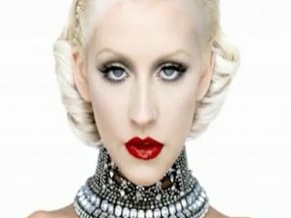 Christina Aguilera debe aprender a cantar peor