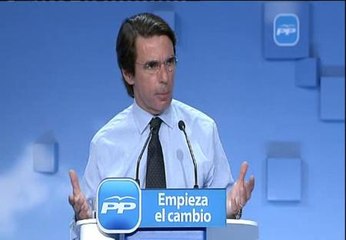 Aznar acusa al PSOE de "mendigar" y "suplicar" a ETA su final
