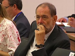 Solana pide luchar contra efecto "letal" del paro