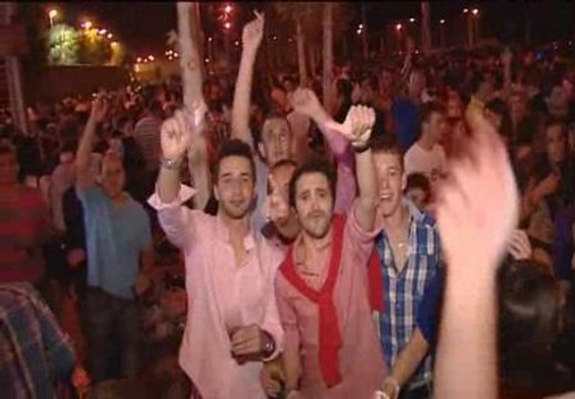Multitud de jóvenes acuden a un macrobotellón en Badajoz