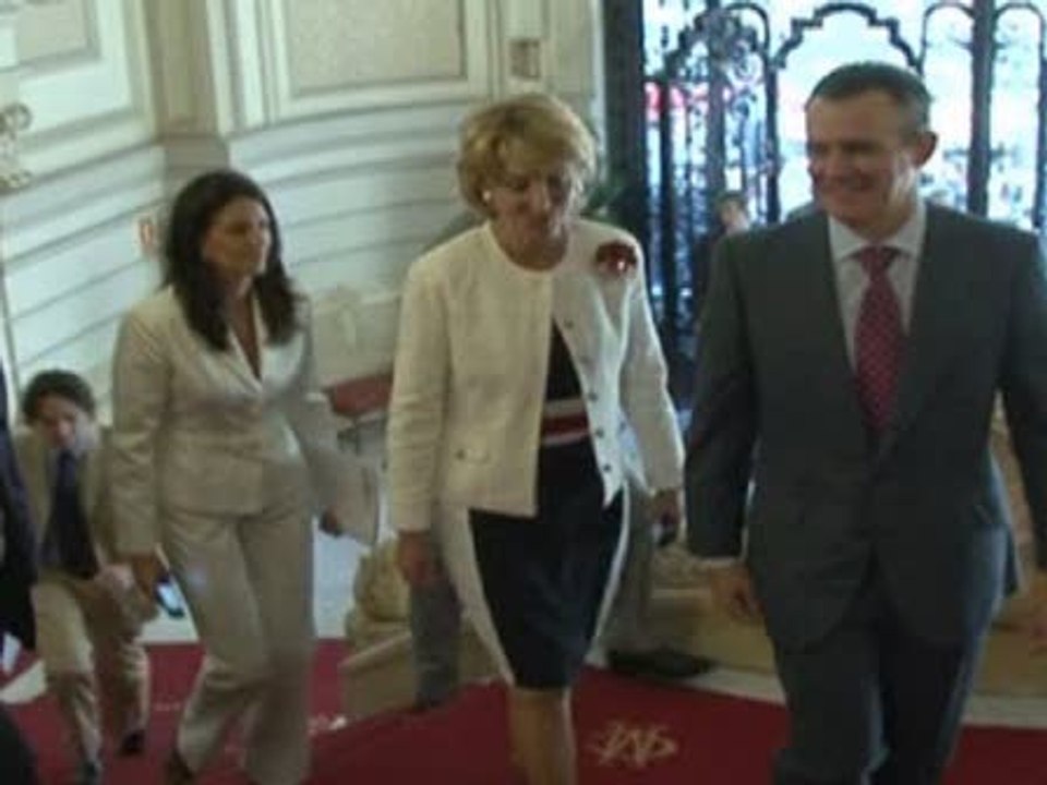 Los recortes de enseñanza 'revuelven' a políticos